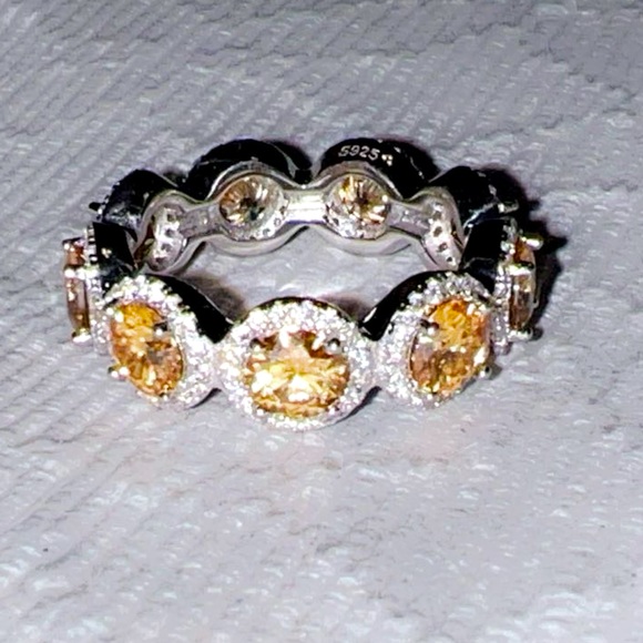 💛 BRAND NEW ETERNITY BAND RING!! - Picture 3 of 3